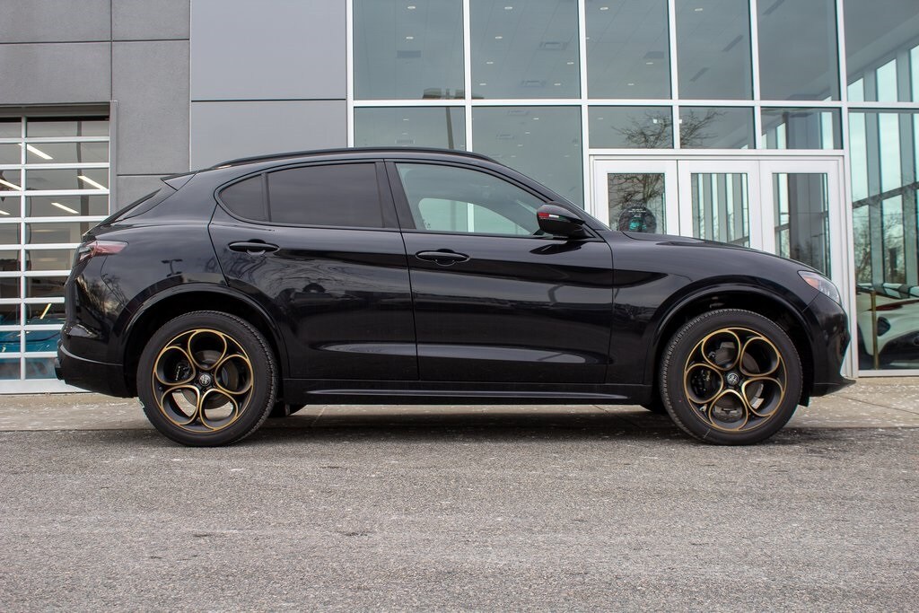 2025 Alfa Romeo Stelvio Sprint Base photo 4