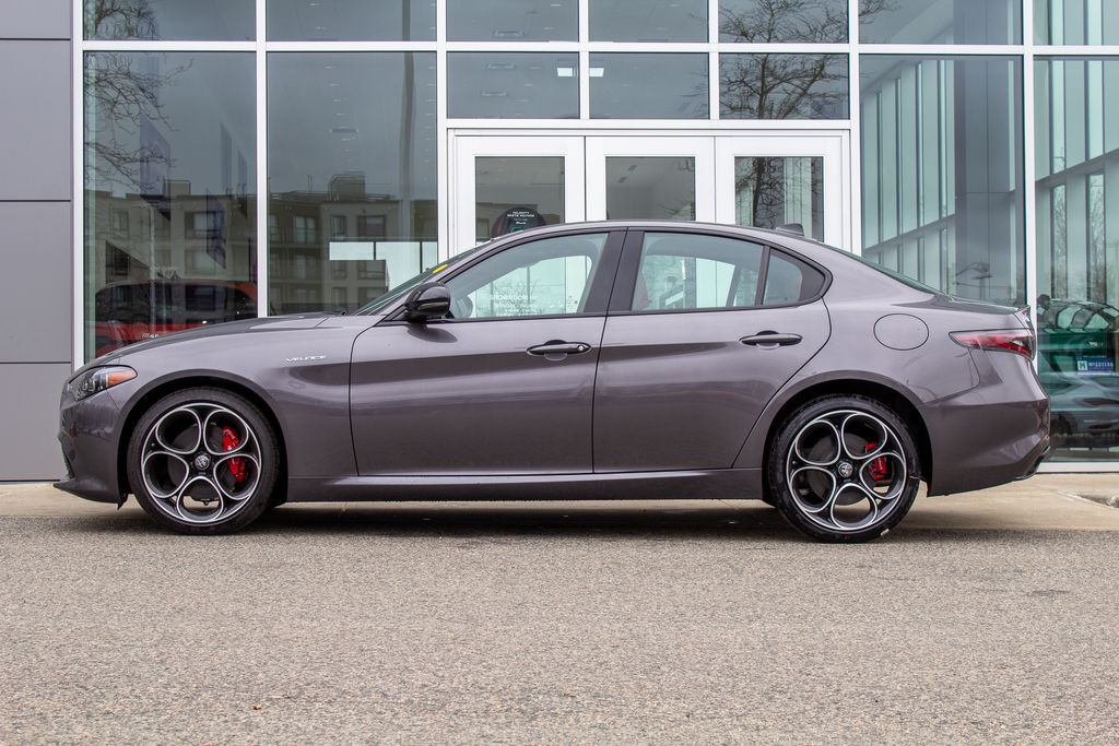 2025 Alfa Romeo Giulia Base - Photo 7