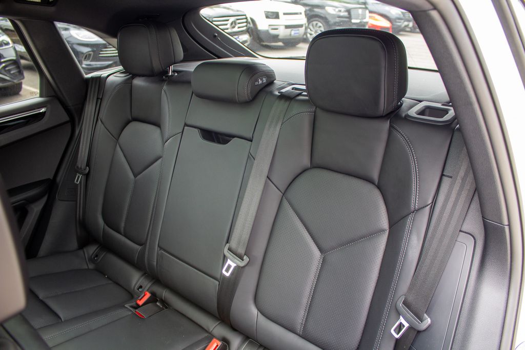 2025 Porsche Macan Base - Photo 22