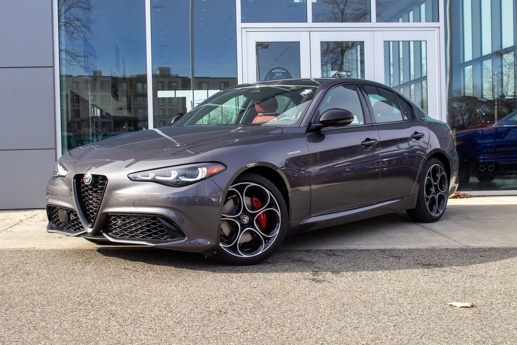 2025 Alfa Romeo Giulia Base's photo