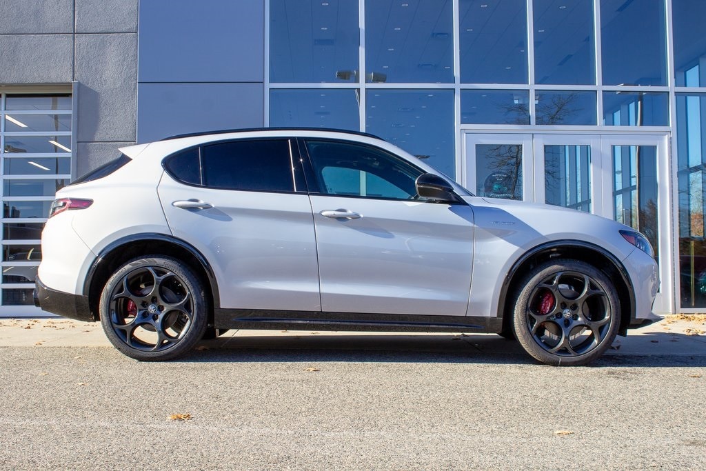 New 2025 Alfa Romeo Stelvio SUV