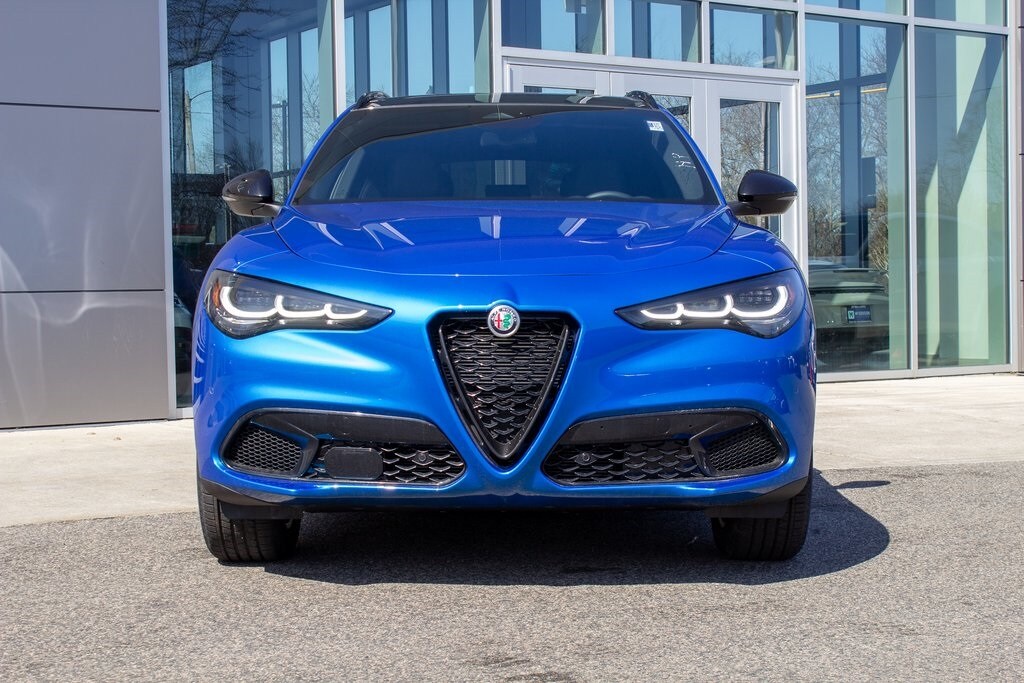 2025 Alfa Romeo Stelvio Sprint photo 2