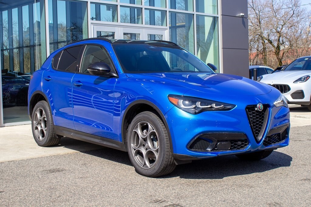 2025 Alfa Romeo Stelvio Sprint photo 3