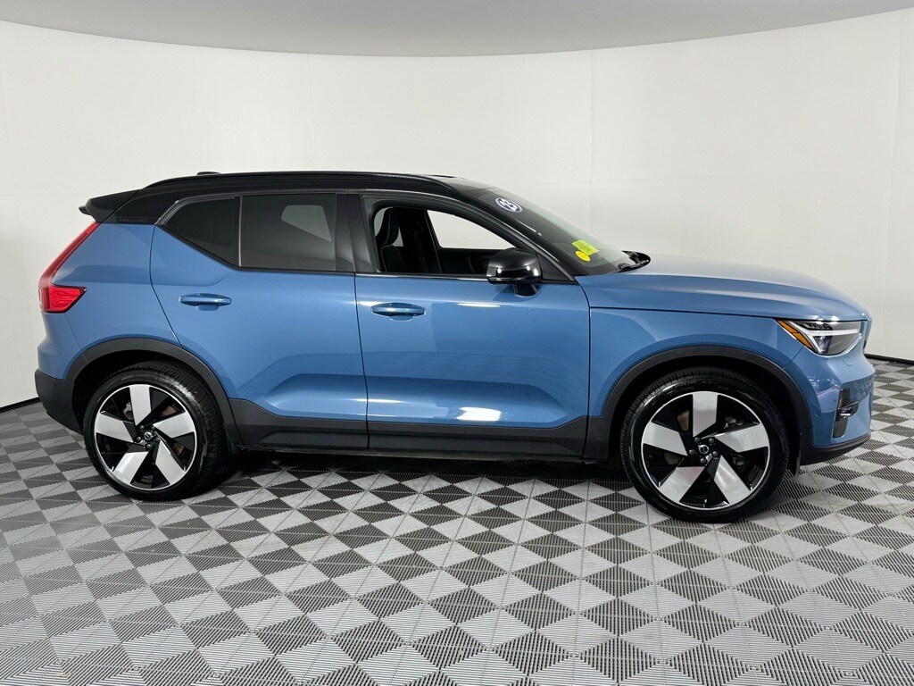 2023 Volvo XC40 Recharge Ultimate photo 4