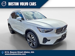 2025 Volvo XC40 B5 Plus Bright Theme SUV
