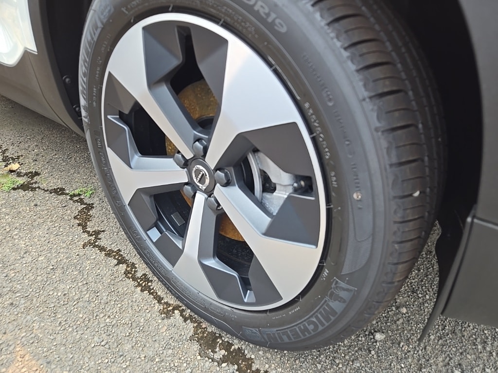 New 2026 Volvo XC40 B5 Plus SUV