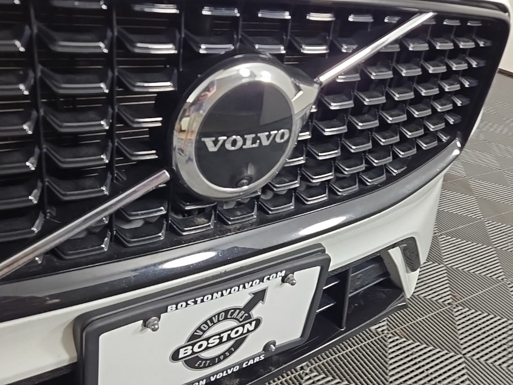 Certified 2023 Volvo XC60 Recharge Plug-In Hybrid Ultimate SUV