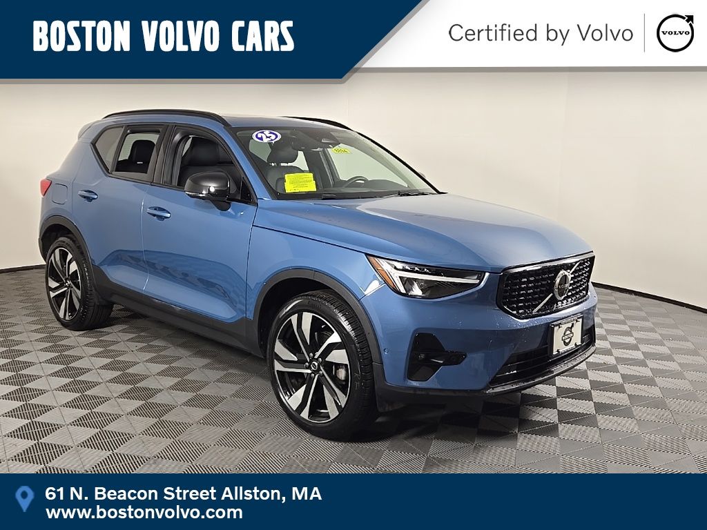 2023 Volvo XC40 Plus