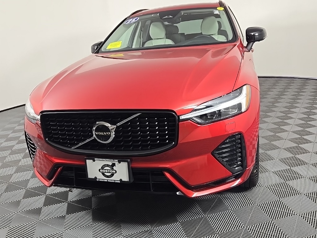 Certified 2025 Volvo XC60 Plug-In Hybrid T8 Plus SUV
