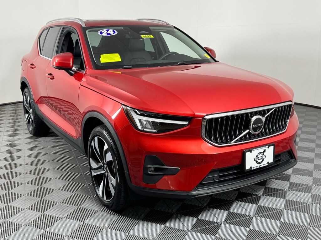 2024 Volvo XC40 Plus photo 3