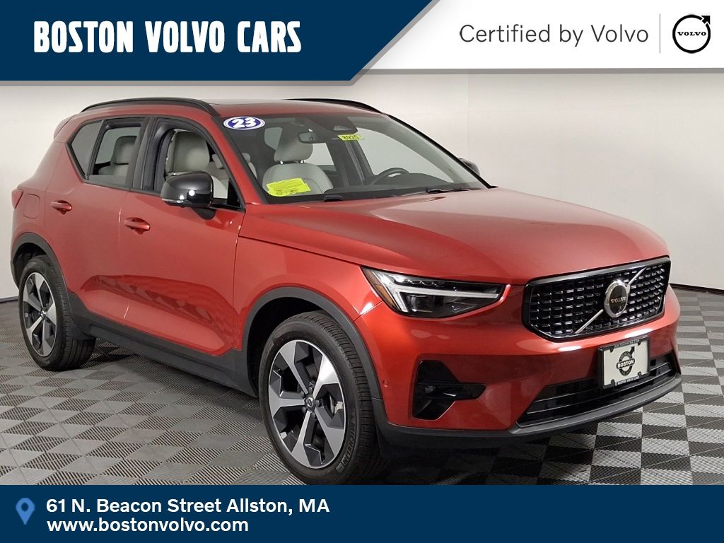 2023 Volvo XC40 SUV 