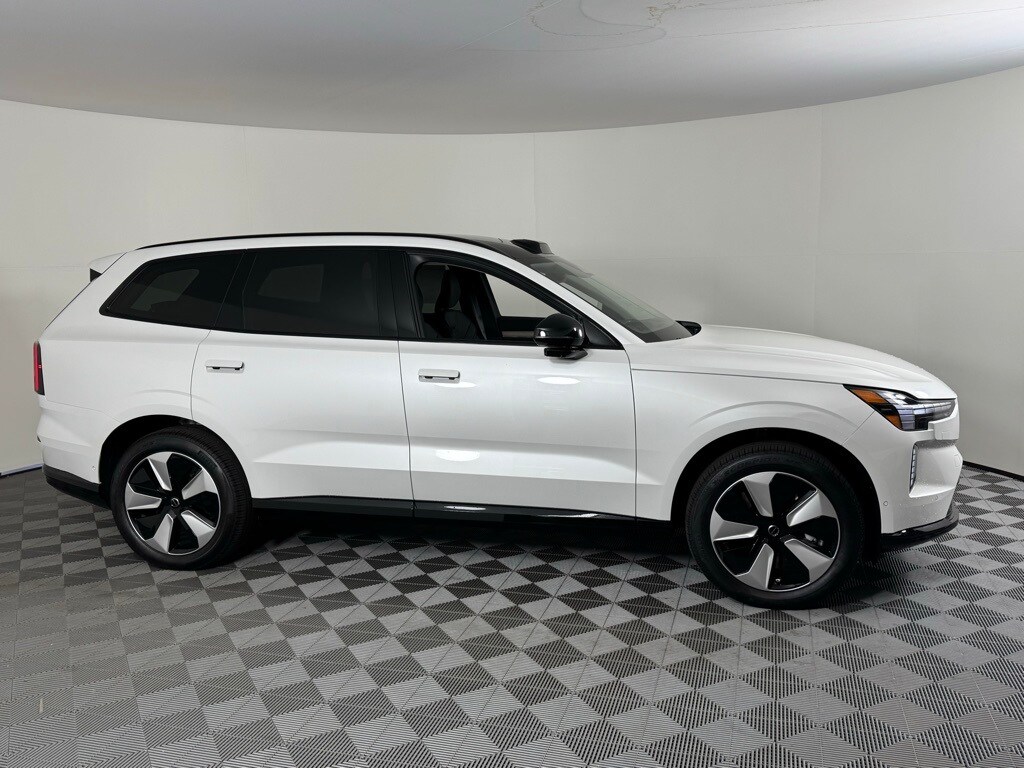 2025 Volvo EX90 Twin Motor Plus photo 3