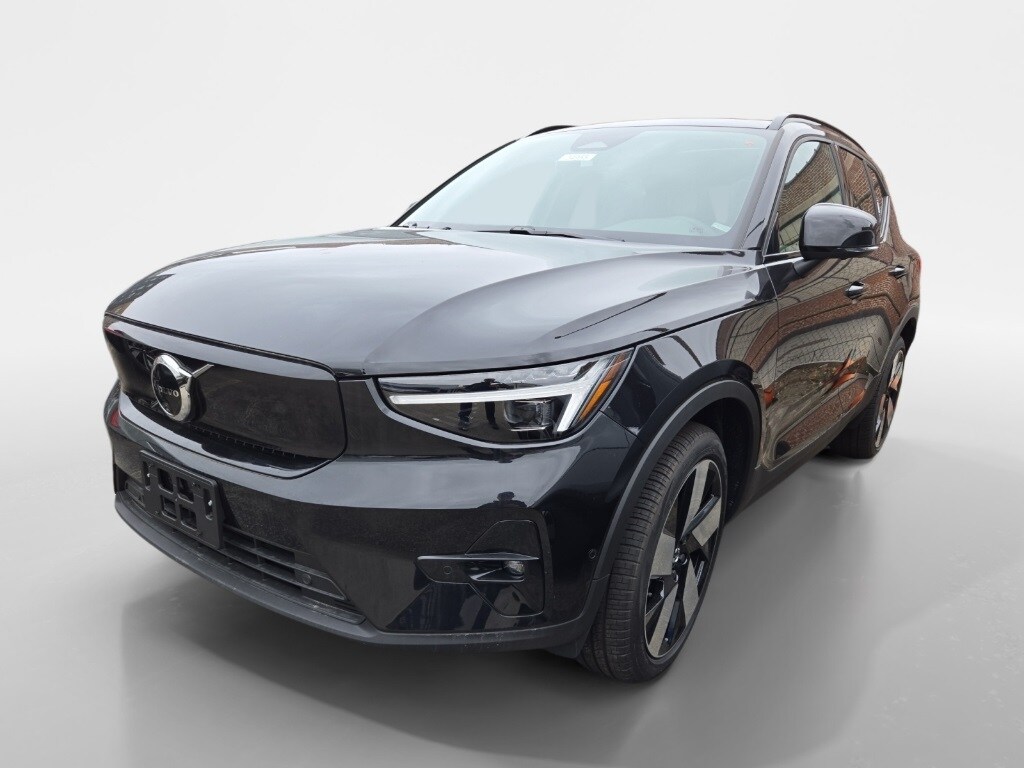 2024 Volvo XC40 Recharge Plus photo 2