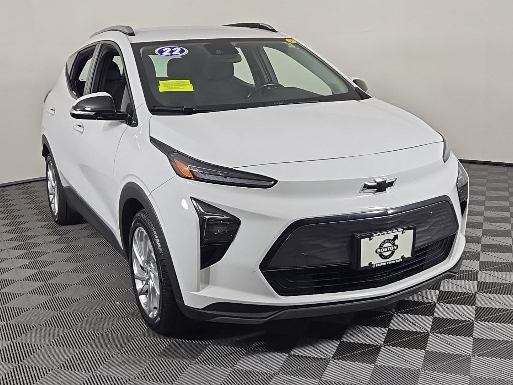 Used 2022 Chevrolet Bolt EUV LT with VIN 1G1FY6S01N4107375 for sale in Boston, MA