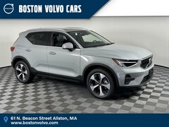 2025 Volvo XC40 B5 Core Bright Theme SUV