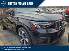 2026 Volvo XC40 B5 Core AWD SUV