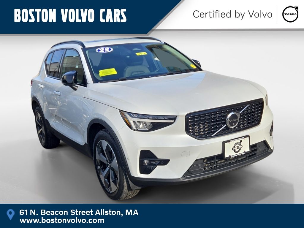 2023 Volvo XC40 SUV 