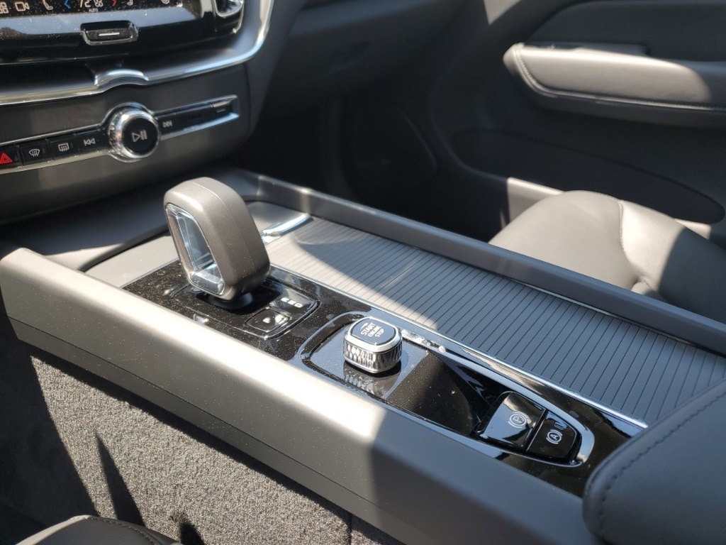 New 2023 VolvoXC90 B6 AWD Mild Hybrid Plus 7-Seater SUV