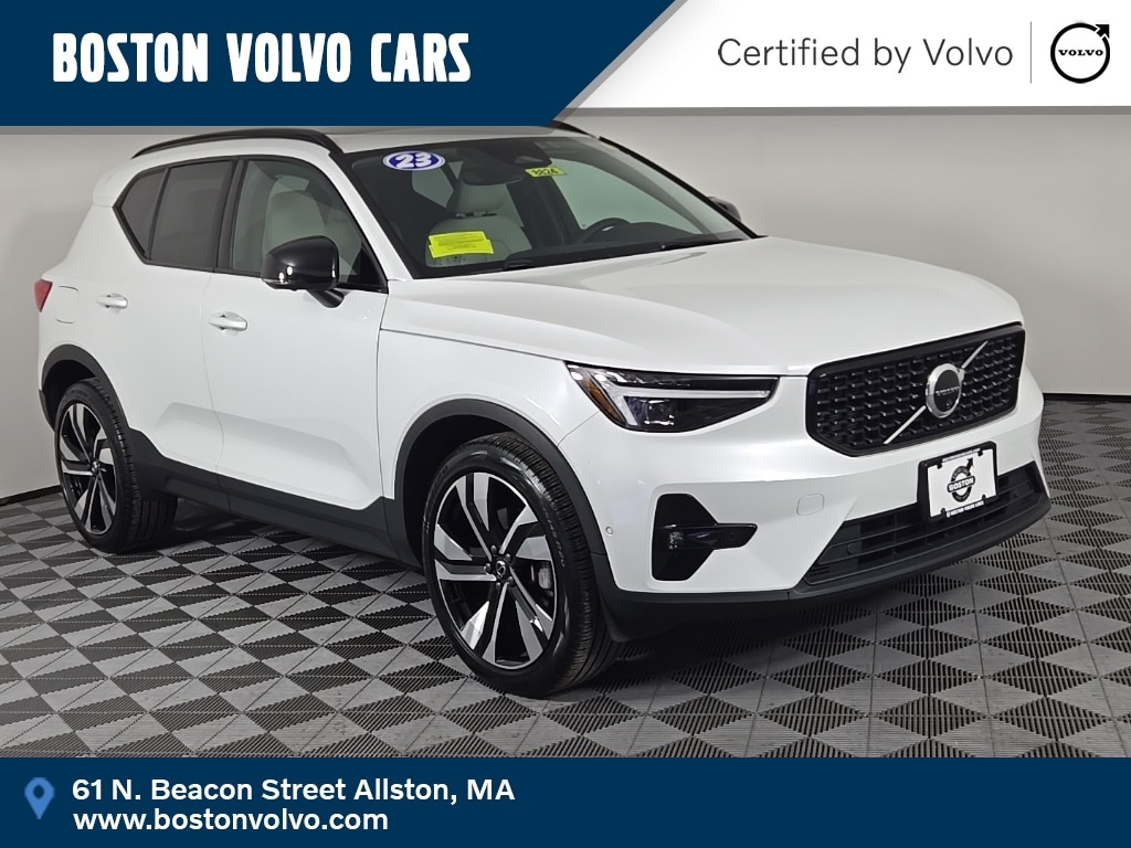 2023 Volvo XC40 Ultimate's photo