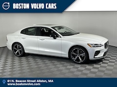 2024 Volvo S60 B5 Core Dark Sedan