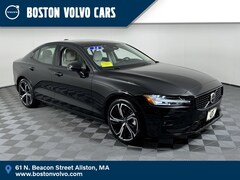 2024 Volvo S60 B5 Plus Dark FWD Sedan