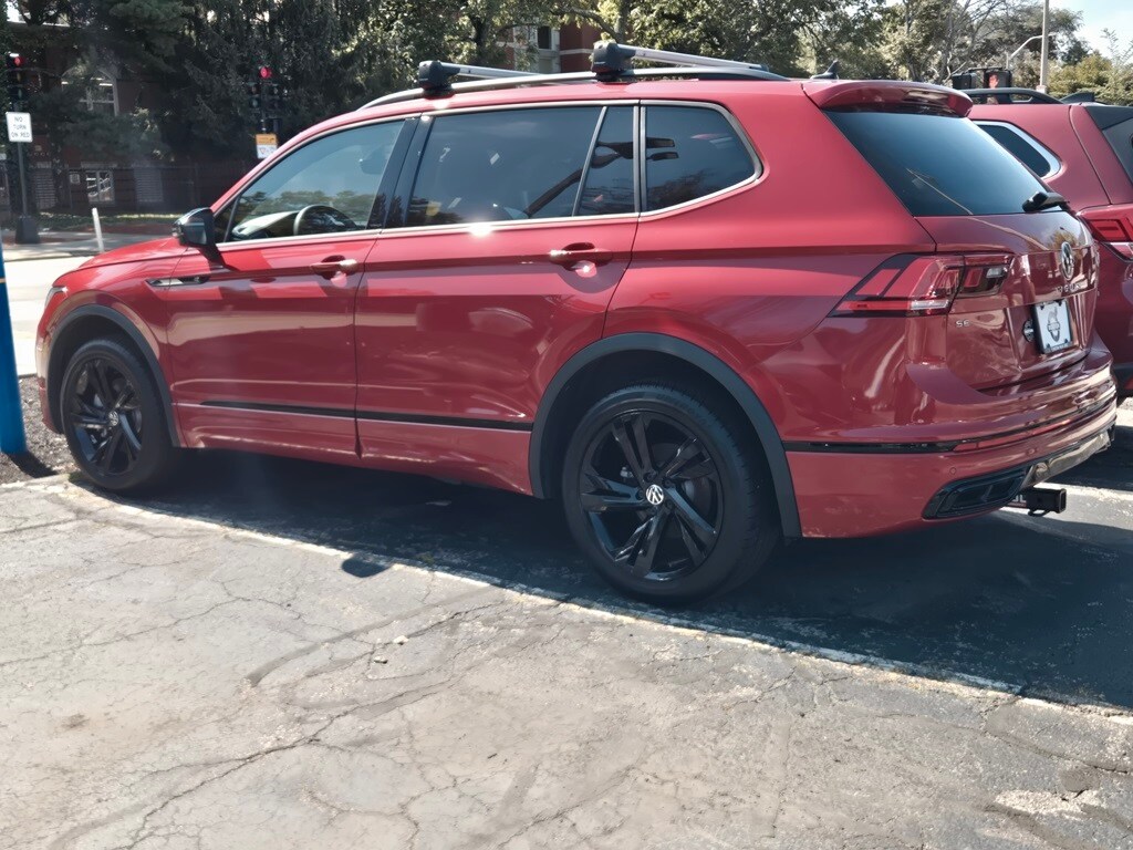 2024 Volkswagen Tiguan SE R-Line Black photo 3