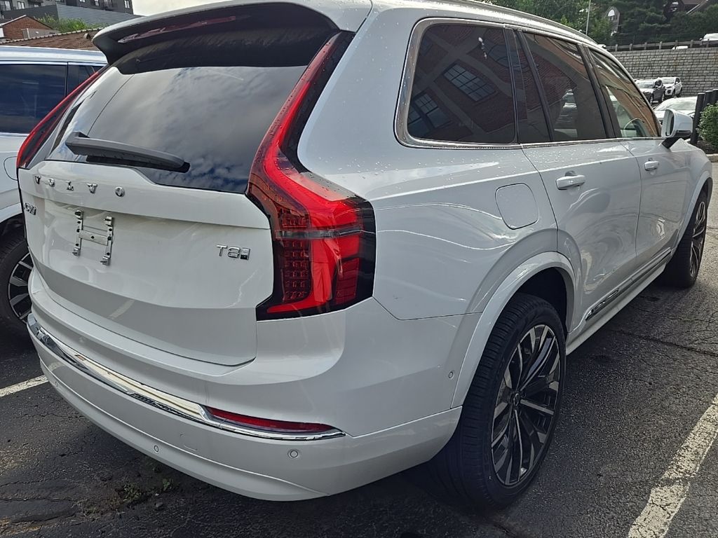 2025 Volvo XC90 Ultra - Photo 9
