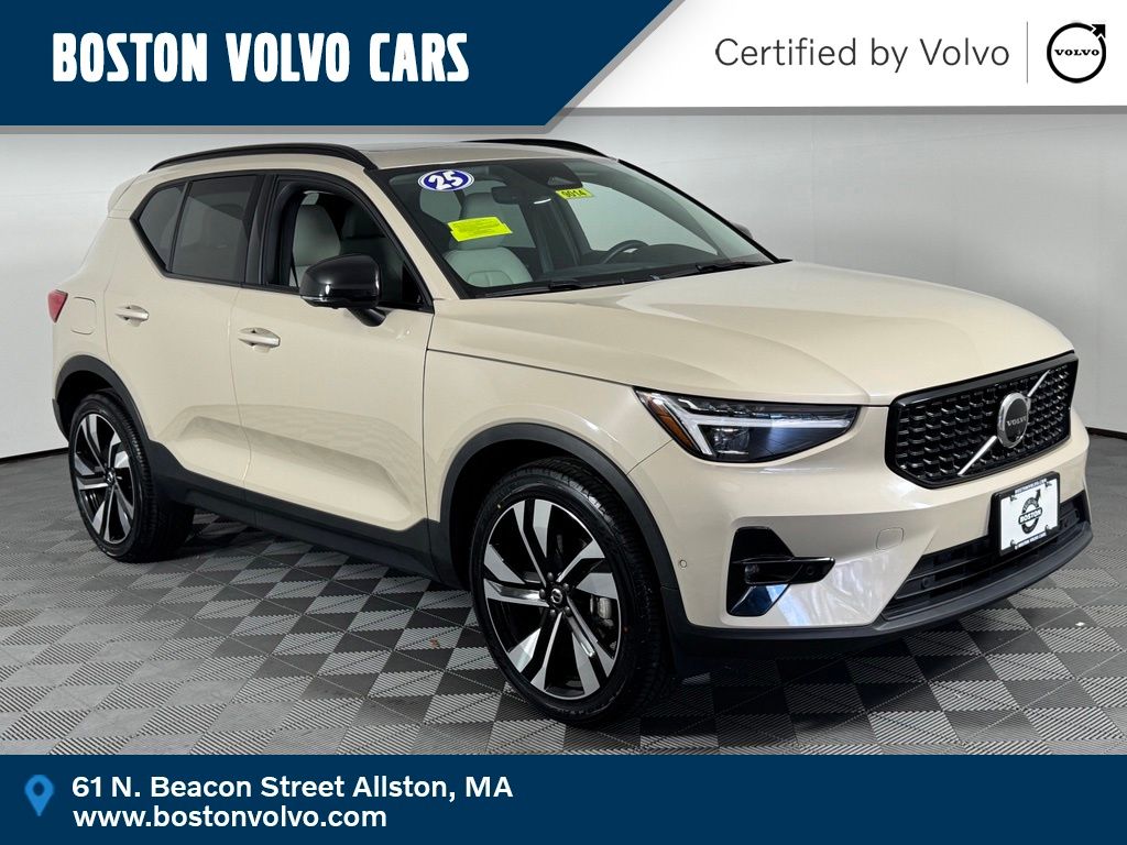 2025 Volvo Xc40