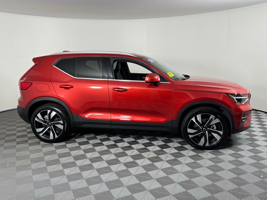2024 Volvo XC40 Plus photo 4