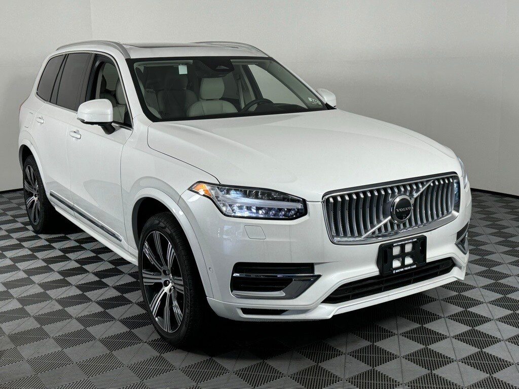 2025 Volvo XC90 Plus photo 2