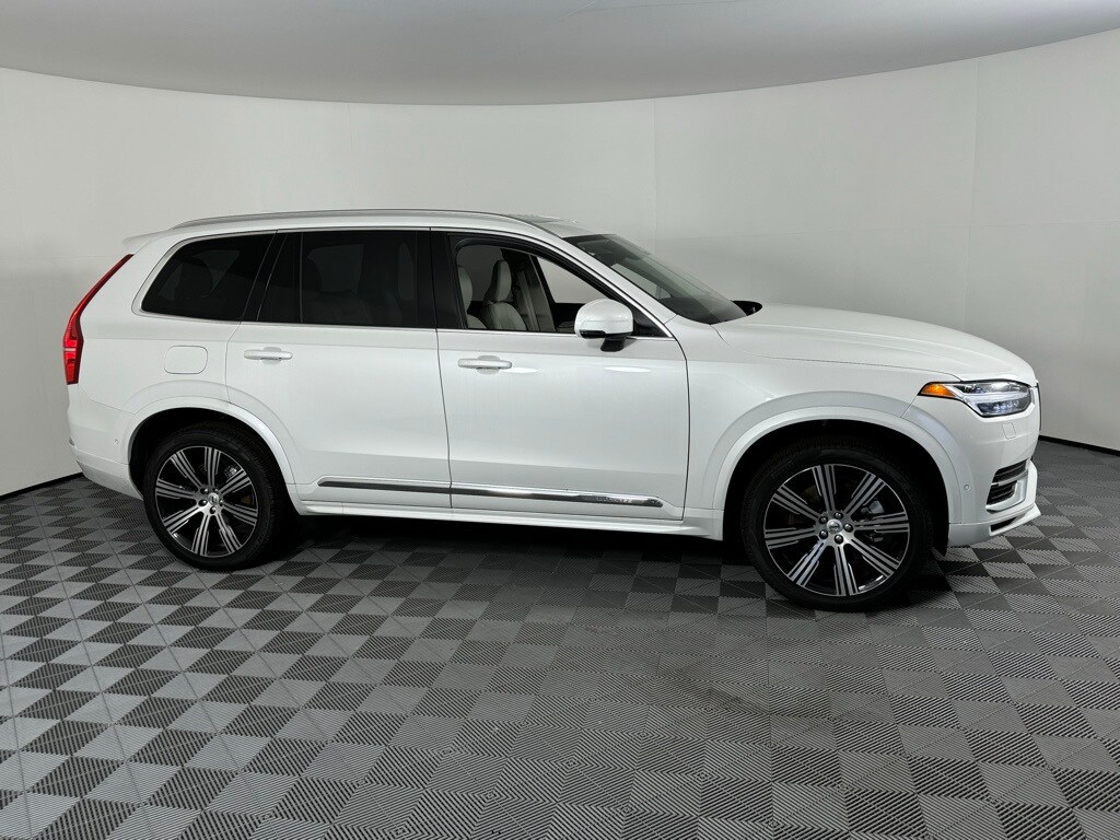 2025 Volvo XC90 Plus photo 3