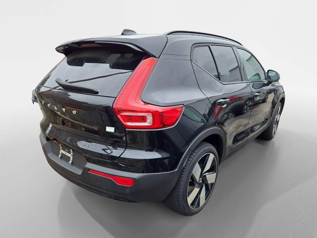 2024 Volvo XC40 Recharge Plus photo 3