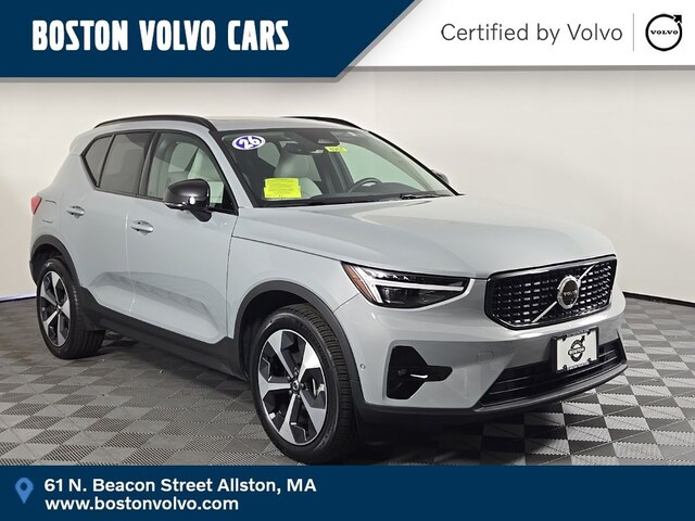 2026 Volvo XC40 B5 Plus SUV