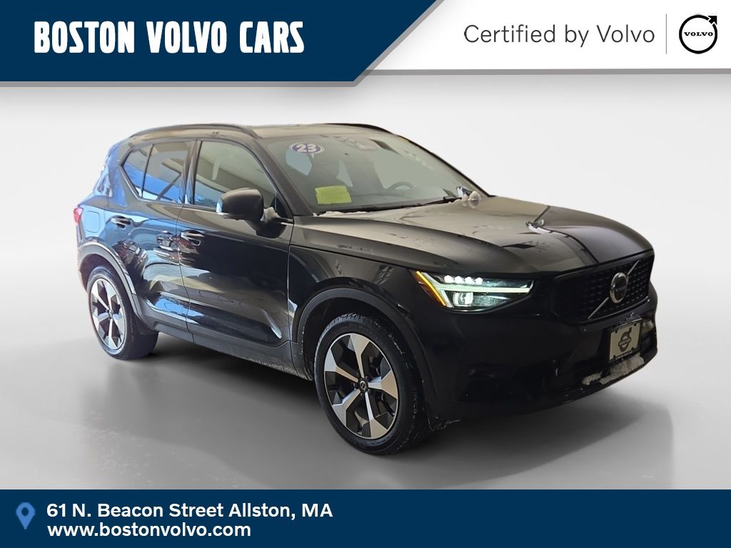 2023 Volvo XC40 SUV 