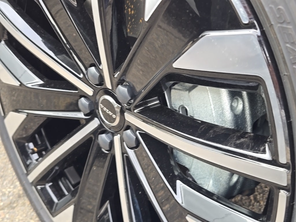 New 2026 Volvo XC60 plug-in hybrid T8 Ultra SUV