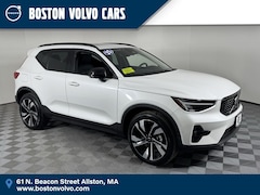 2025 Volvo XC40 B5 Plus Dark Theme AWD SUV