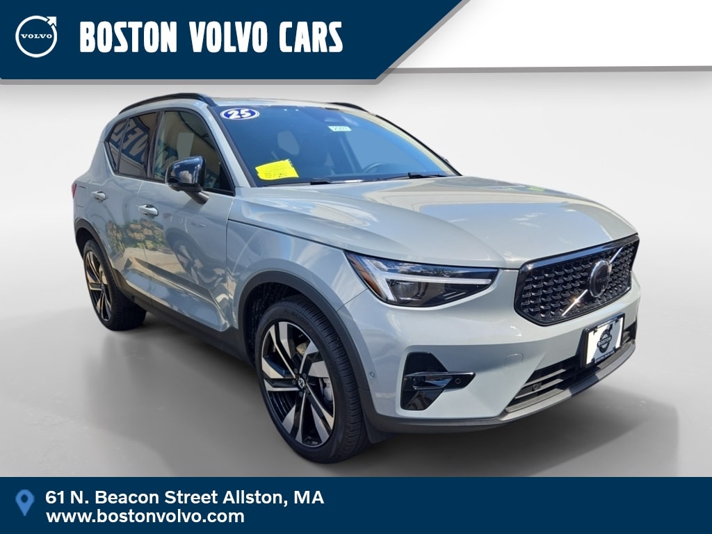 2025 Volvo XC40