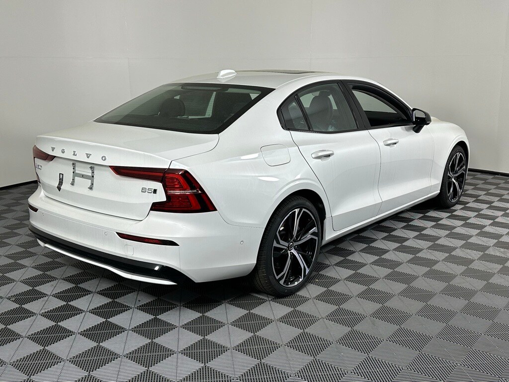 2024 Volvo S60 B5 Core photo 4
