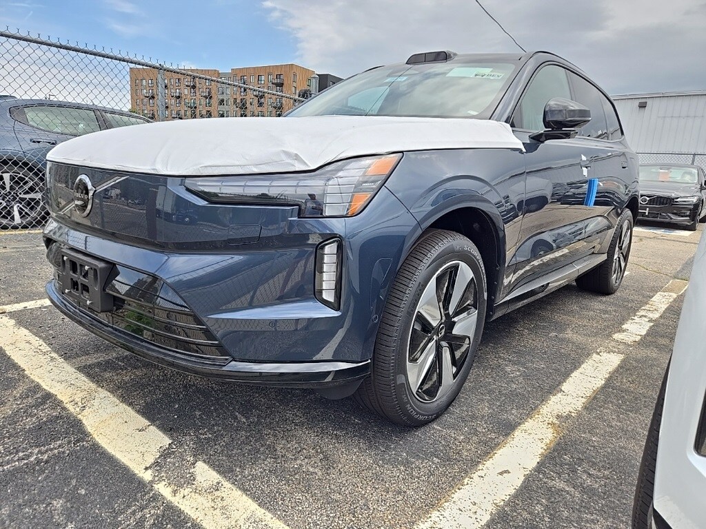 2025 Volvo EX90 Twin Motor Plus photo 2
