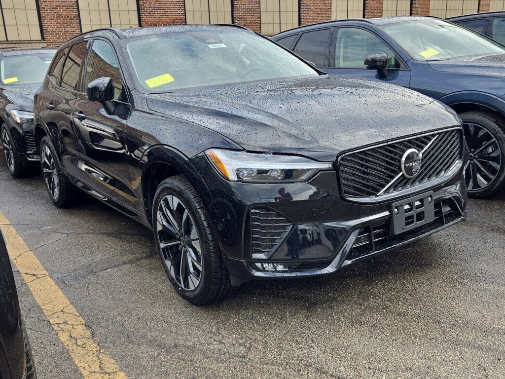 2026 Volvo XC60 B5 Plus photo 2