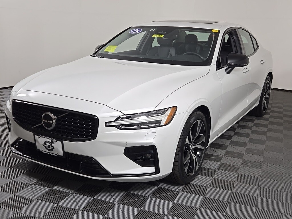 2025 Volvo S60 B5 AWD Core photo 4