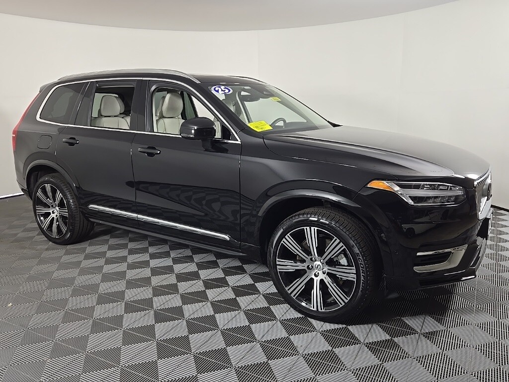 2025 Volvo XC90 T8 Plus photo 4