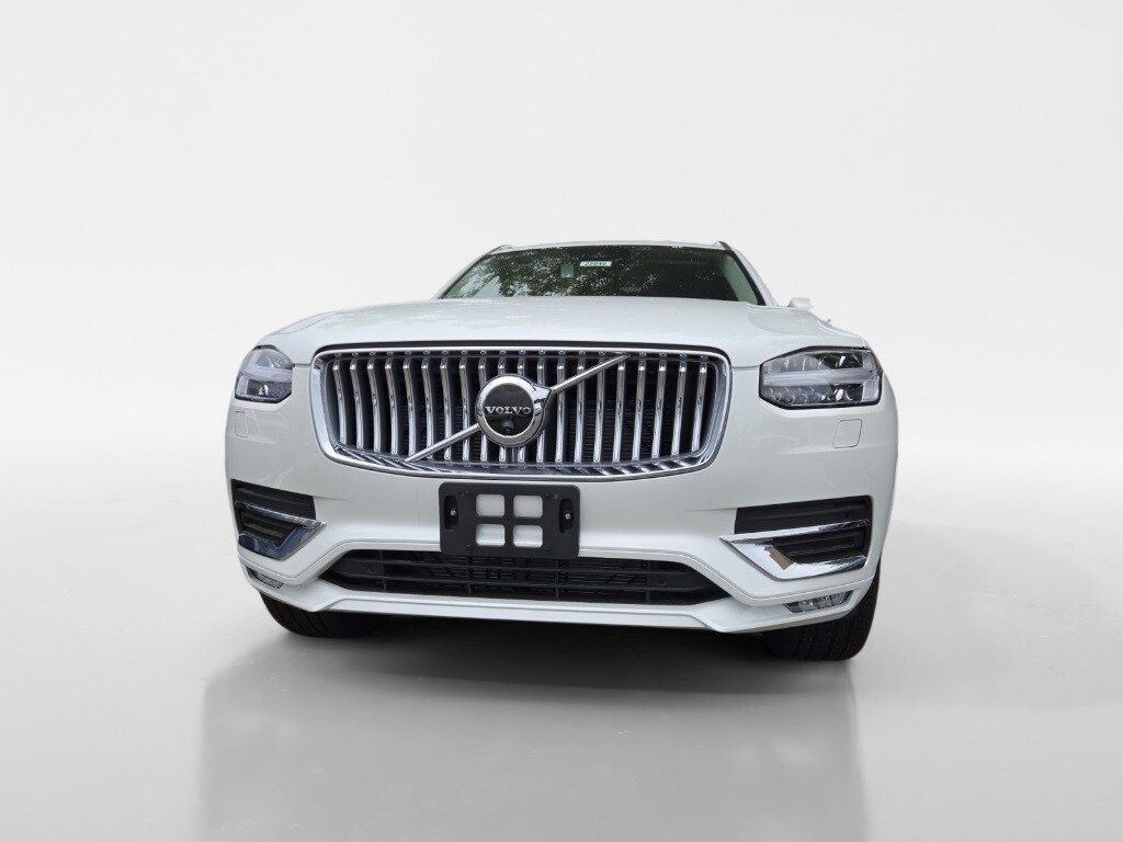 2025 Volvo XC90 Plus photo 3