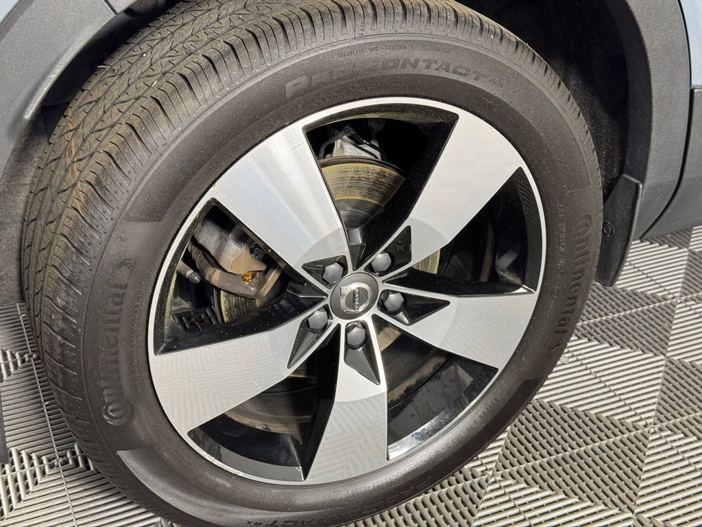 Used 2020 Volvo XC40 Momentum SUV