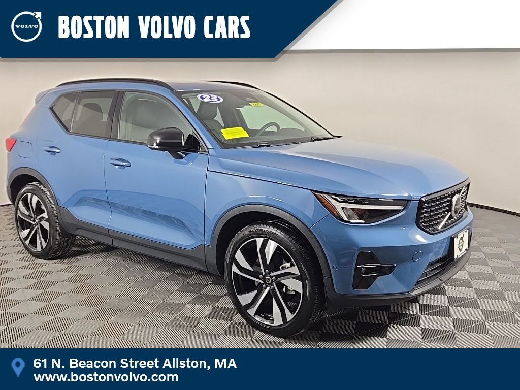 2023 Volvo XC40 SUV 