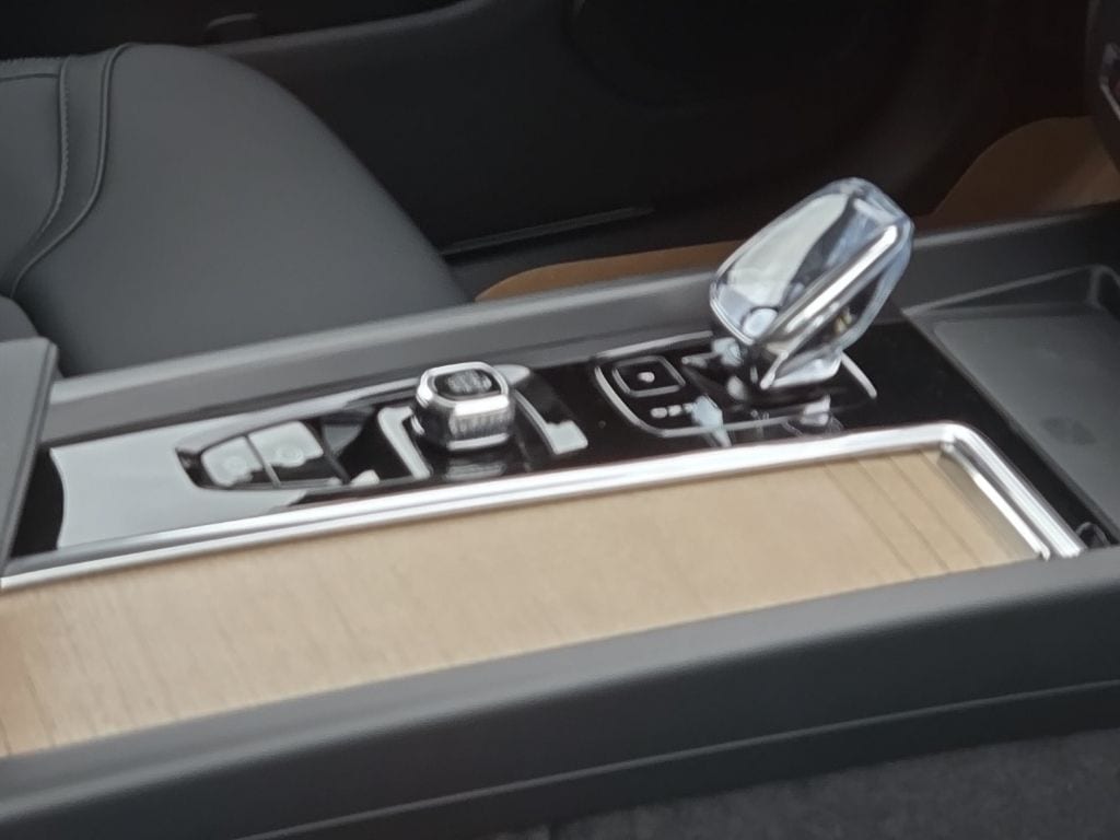 2026 Volvo XC60 Plus - Photo 8
