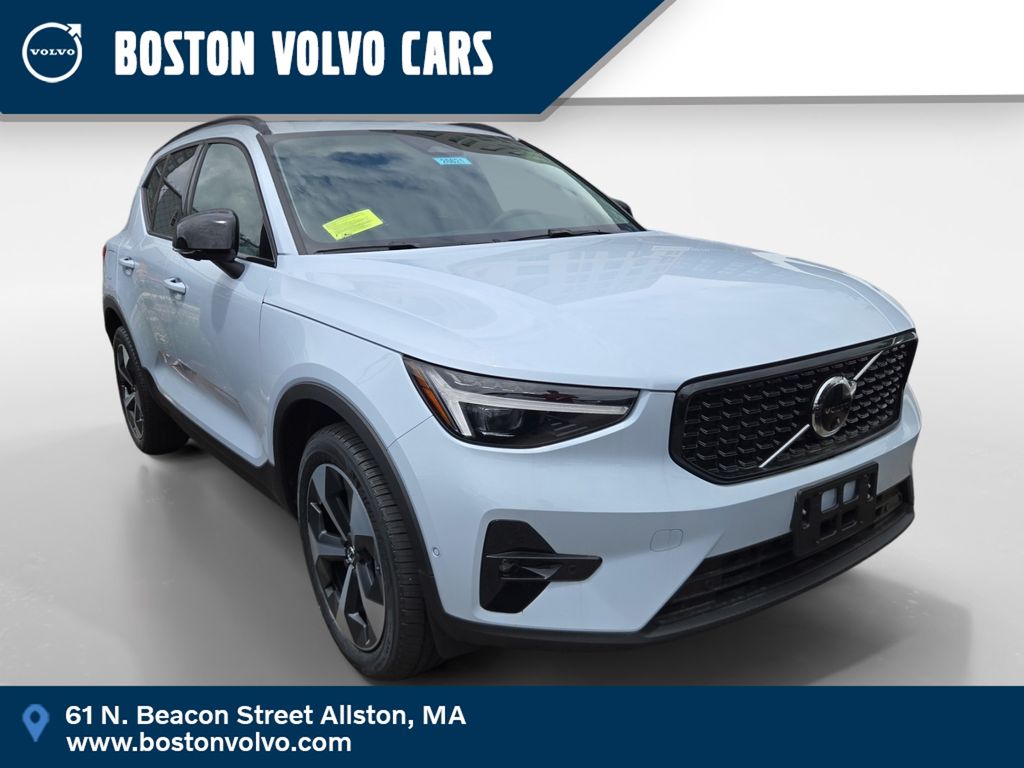 Cloud Blue 2026 Volvo XC40 SUV / Crossover All-Wheel Drive 8-Speed Automatic