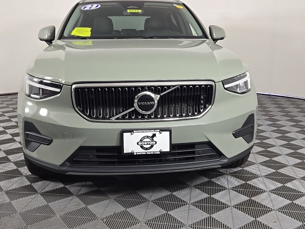 2023 Volvo XC40 Core photo 3