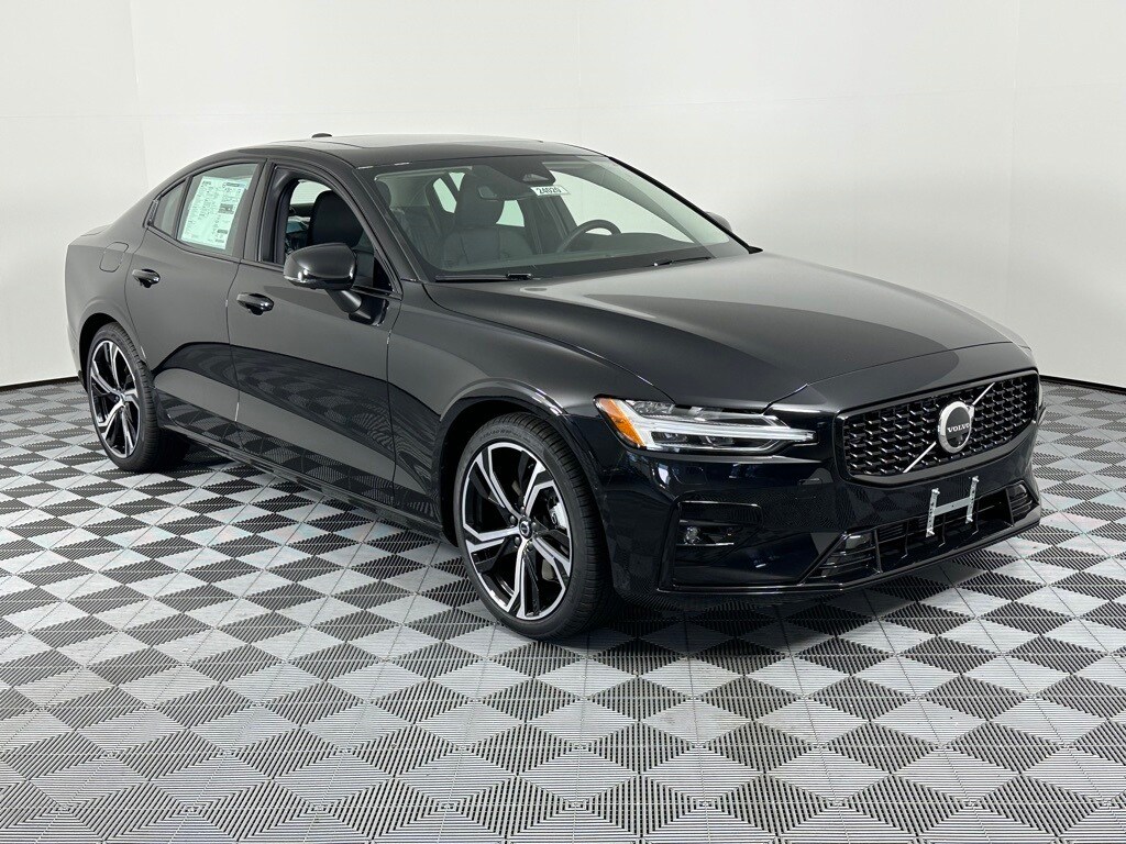 2024 Volvo S60 B5 Plus photo 4