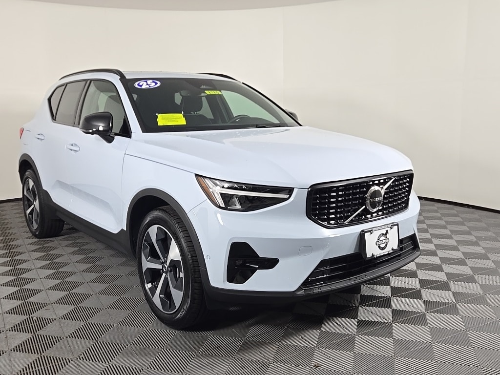Certified 2025 Volvo XC40 B5 Plus Dark Theme SUV